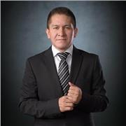 Profesor a nivel Licenciatura y Maestría, Licenciado en Contaduría Pública por el Instituto Tecnológico de Morelia, con Maestría en Administración de Negocios en Área de Finanzas por la Universidad Tecmilenio; me desempeñé como Gerente General y antes, co